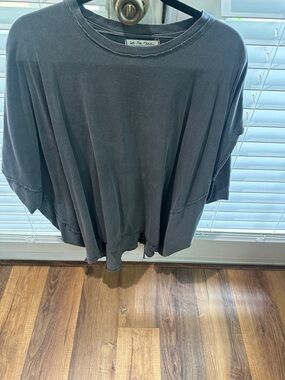 We The Free Relaxed Boxy Tee - Charcoal size S.
